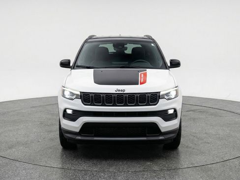 Used 2025 Jeep Compass Trailhawk AWD/4WD image 1