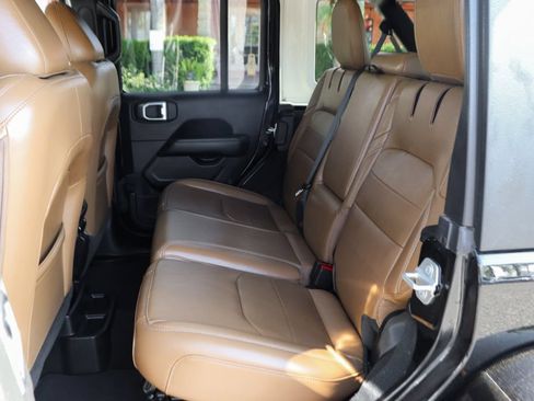 Used 2023 Jeep Wrangler Unlimited Sahara AWD/4WD image 34