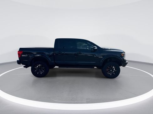 Used 2019 Nissan Titan SV w/ SV Convenience Package AWD/4WD image 10