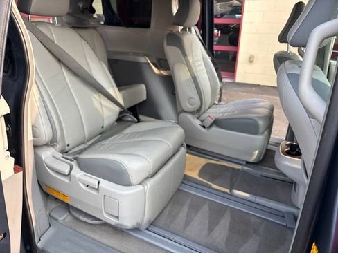 Used 2013 Toyota Sienna Limited w/ Premium Pkg AWD/4WD image 21