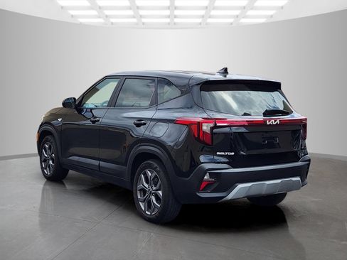 Used 2024 Kia Seltos LX AWD/4WD image 5