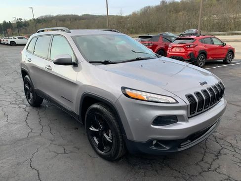 Used 2018 Jeep Cherokee Limited w/ High Altitude Package AWD/4WD image 7