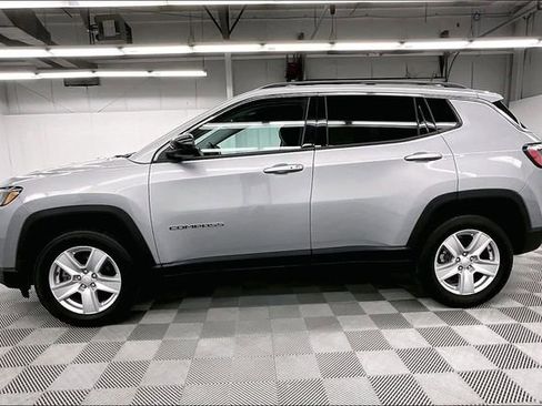 Used 2022 Jeep Compass Latitude image 14