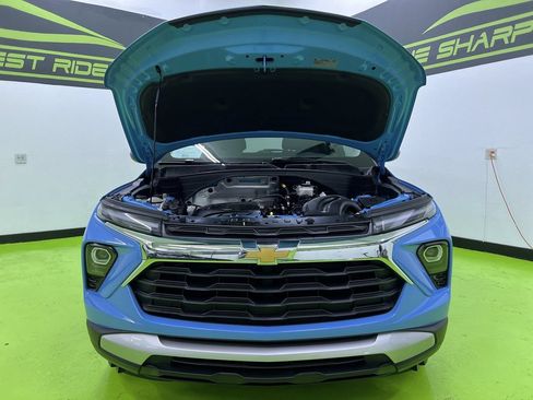 Used 2024 Chevrolet TrailBlazer LT w/ Driver Confidence Package FWD image 4