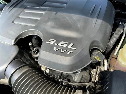 Used 2022 Dodge Challenger SXT w/ Driver Convenience Group AWD/4WD image 29