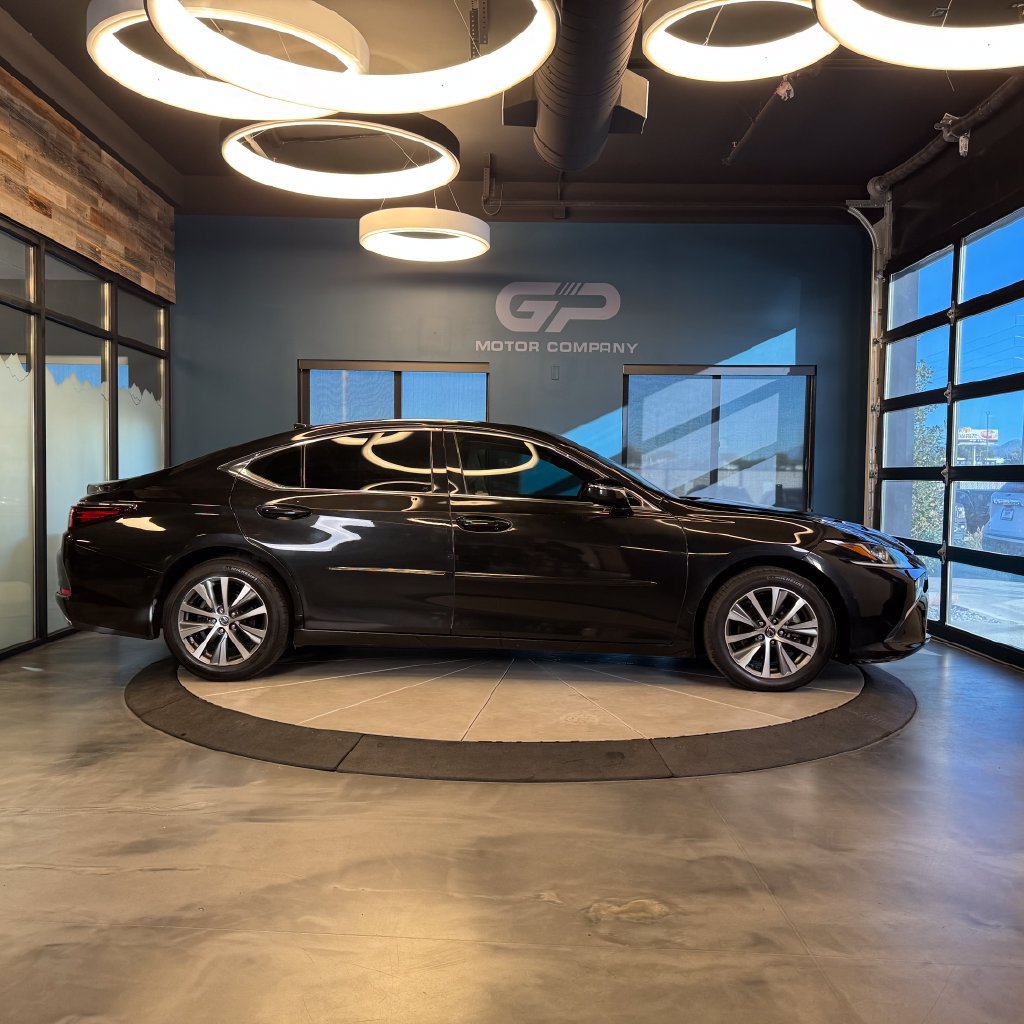 Used 2019 Lexus ES 350 FWD image 2