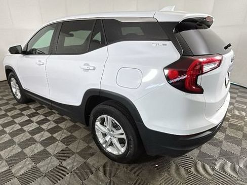 Used 2023 GMC Terrain SLE FWD image 4