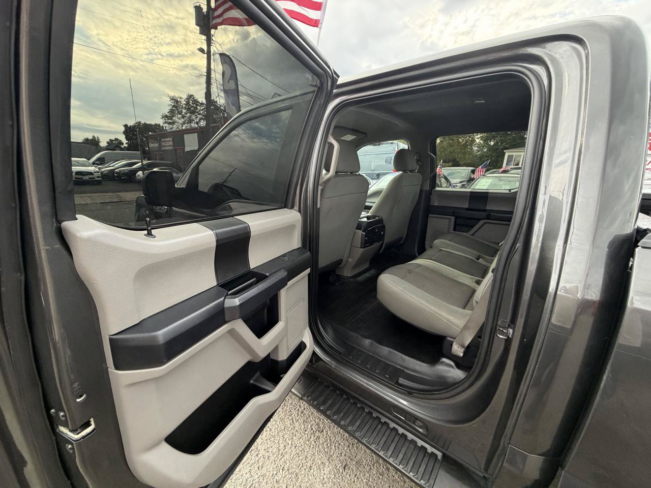 Used 2018 Ford F150 XL w/ Equipment Group 101A Mid AWD/4WD image 23