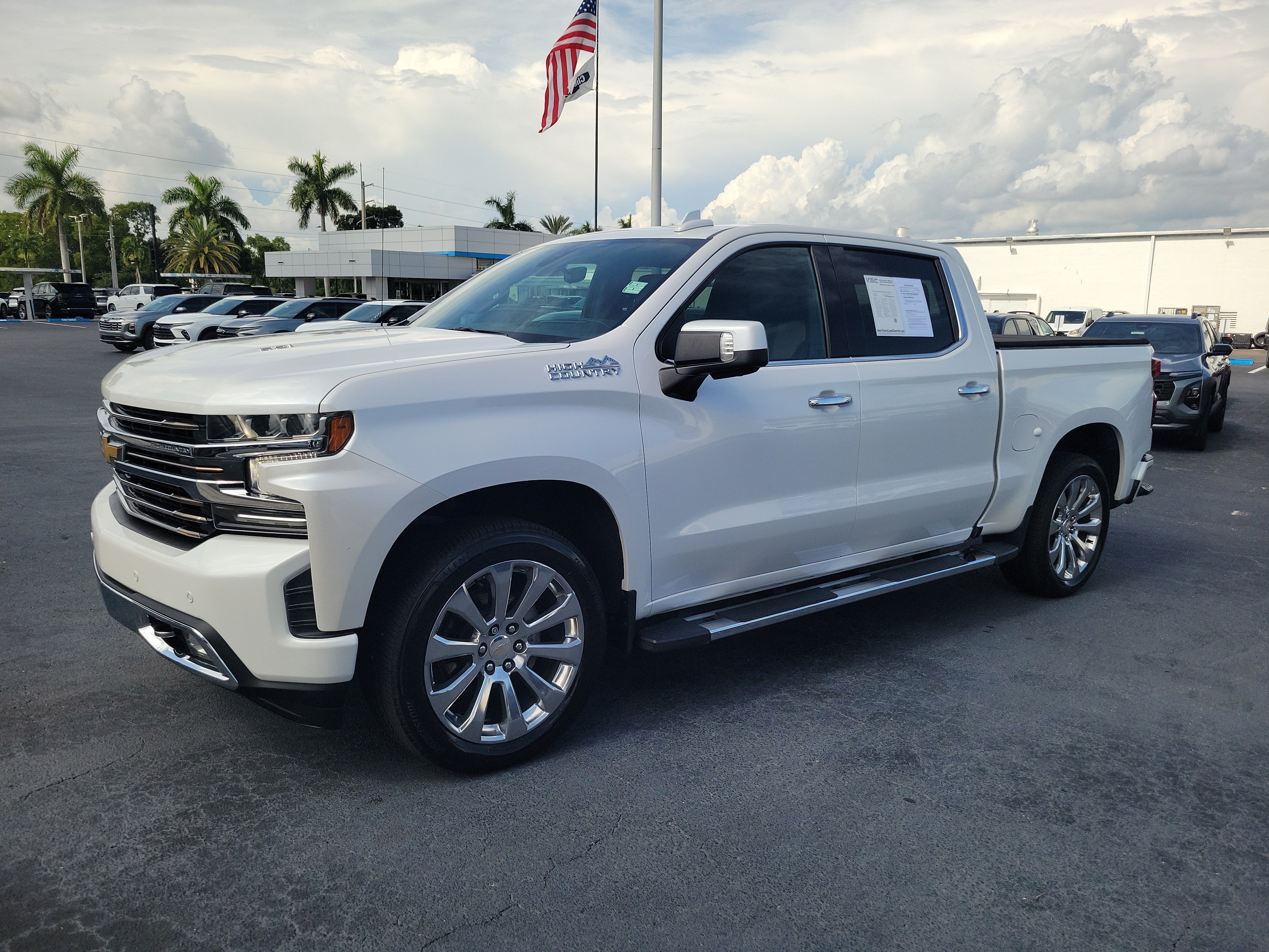 Used 2021 Chevrolet Silverado 1500 High Country w/ Technology Package AWD/4WD image 2
