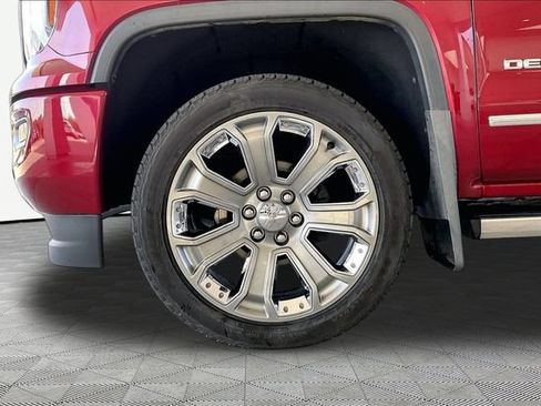 Used 2018 GMC Sierra 1500 Denali w/ Denali Ultimate Package AWD/4WD image 22