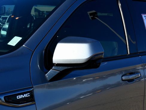 Used 2023 GMC Yukon XL AT4 w/ AT4 Premium Plus Package image 7