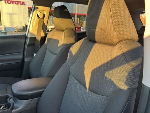 Used 2025 Toyota RAV4 XLE image 25