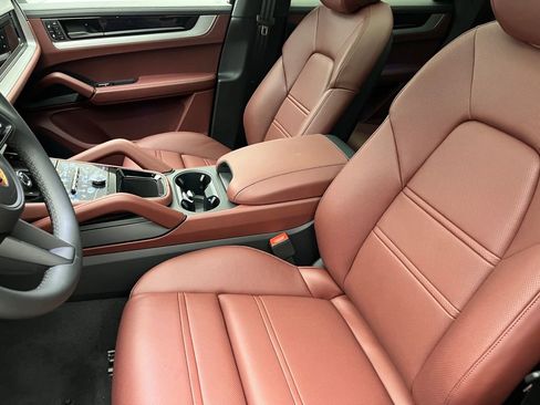 New 2025 Porsche Cayenne S image 5