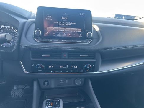 Used 2025 Nissan Rogue SV image 15