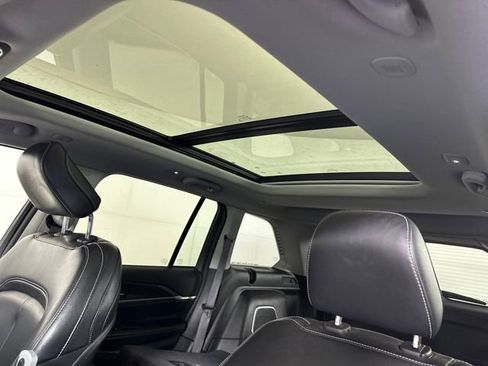 Used 2023 Jeep Grand Cherokee 4WD 4xe image 12