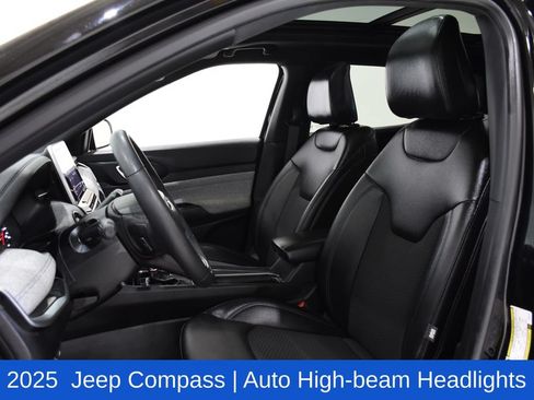 Used 2025 Jeep Compass Latitude w/ Sun & Sound Group AWD/4WD image 24