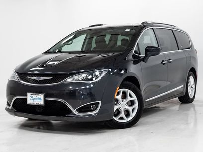 Used 2020 Chrysler Pacifica Touring-L Plus w/ Tire & Wheel Group