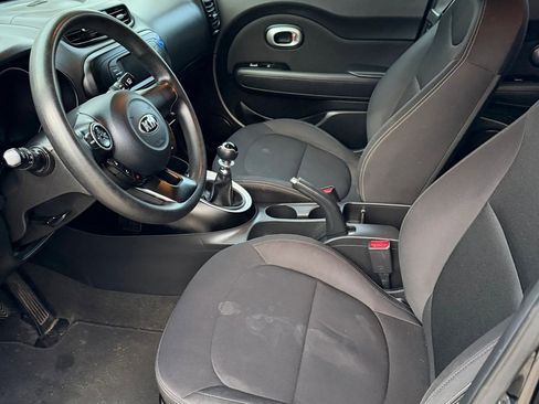 Used 2017 Kia Soul FWD image 10