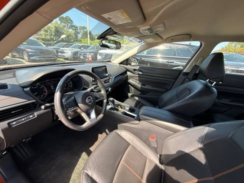 Used 2022 Nissan Altima 2.5 SR FWD image 16