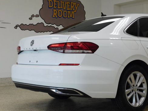 Used 2020 Volkswagen Passat 2.0T SE FWD image 53