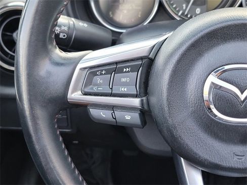 Used 2018 MAZDA MX-5 Miata Club image 24