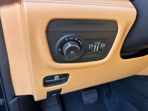 Used 2023 Jeep Grand Cherokee L Summit image 25