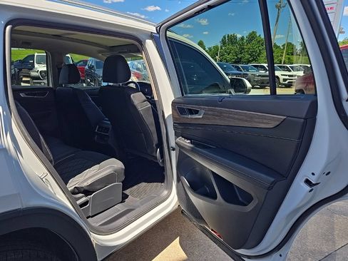 Used 2024 Volkswagen Atlas SEL Premium R-Line AWD/4WD image 80