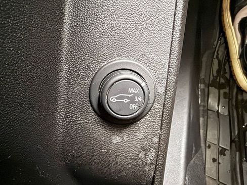 Used 2019 Chevrolet Equinox LT image 38