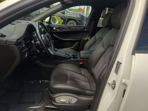 Used 2021 Porsche Macan AWD/4WD image 16