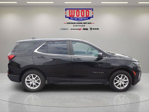 Used 2024 Chevrolet Equinox LT AWD/4WD image 2
