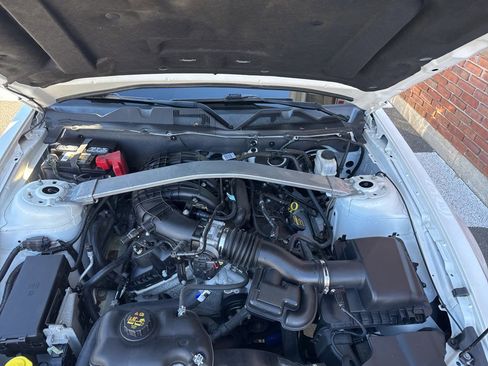 Used 2013 Ford Mustang Premium image 31