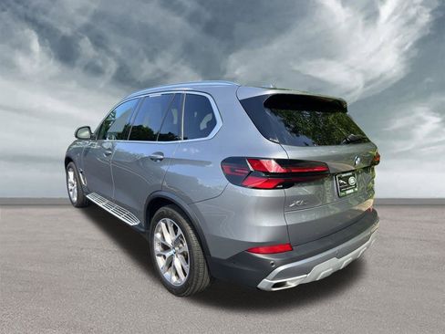 Used 2024 BMW X5 xDrive40i w/ Premium Package AWD/4WD image 3