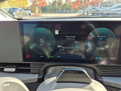 Used 2025 Hyundai Ioniq 5 SE image 20