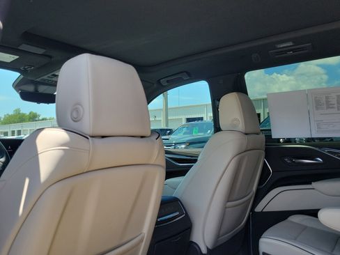 Used 2021 Cadillac Escalade Sport RWD image 15