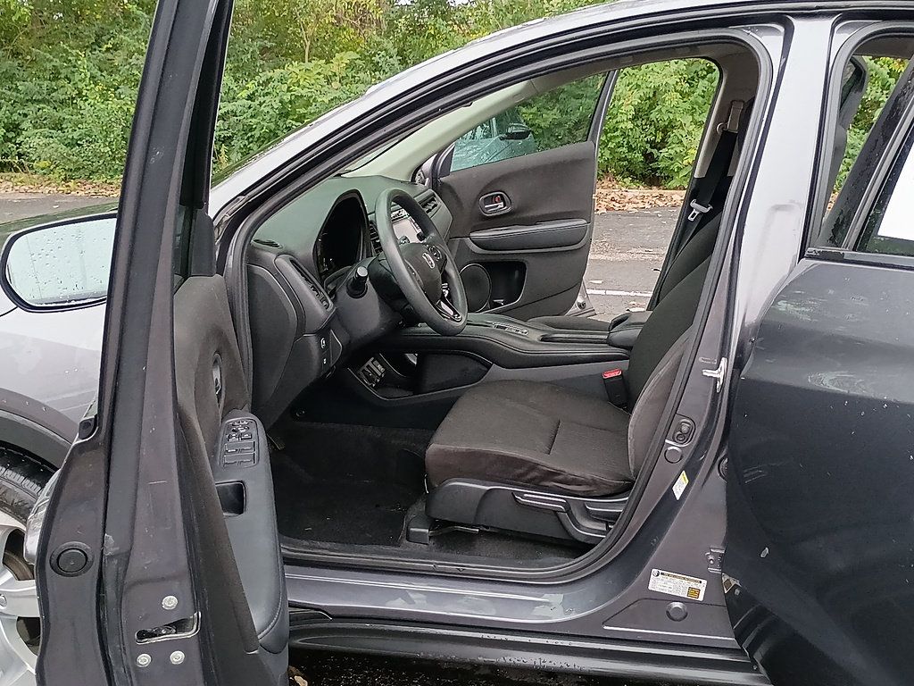 Used 2016 Honda HR-V LX image 11