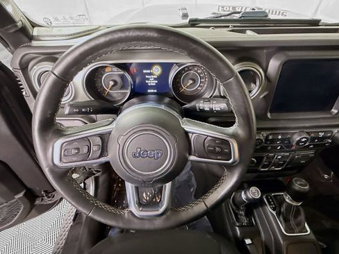 Used 2022 Jeep Wrangler Unlimited Sahara w/ Cold Weather Group AWD/4WD image 21