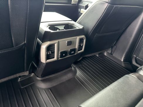 Used 2017 Ford F150 Lariat image 28