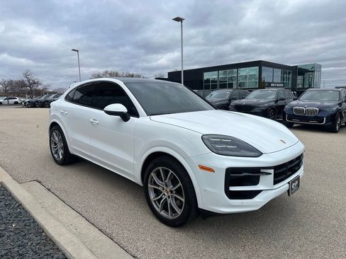 Used 2025 Porsche Cayenne Coupe AWD/4WD image 1