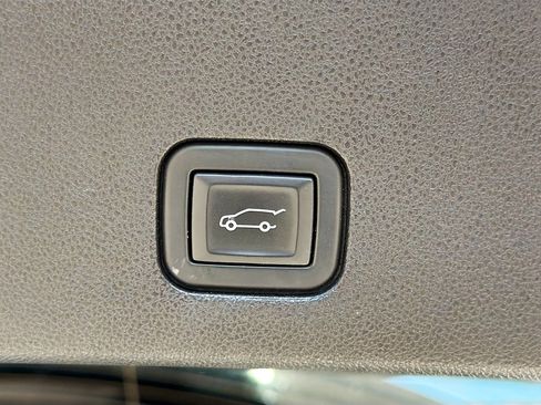 Used 2021 Cadillac XT6 Sport image 14