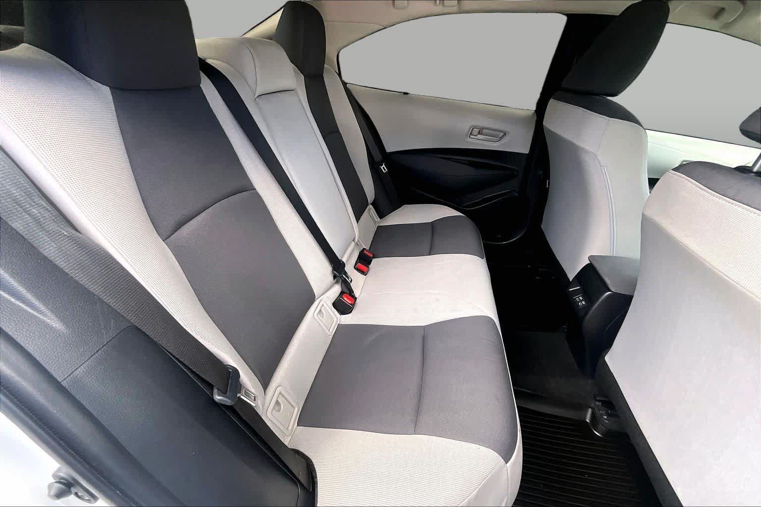 Used 2025 Toyota Corolla LE FWD image 20