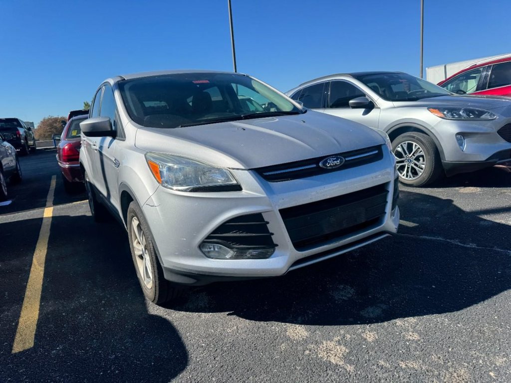 Used 2015 Ford Escape SE AWD/4WD image 2