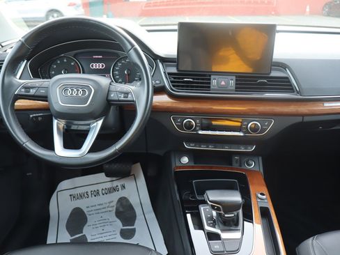 Used 2022 Audi Q5 2.0T Premium w/ Convenience Package image 12