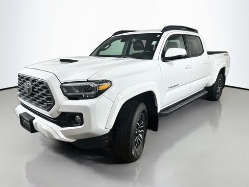 Used 2023 Toyota Tacoma TRD Sport w/ TRD Premium Sport Package AWD/4WD image 3