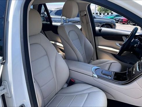 Used 2022 Mercedes-Benz GLC 300 4MATIC image 29