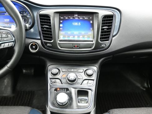 Used 2015 Chrysler 200 S w/ Navigation & Sound Group I image 17