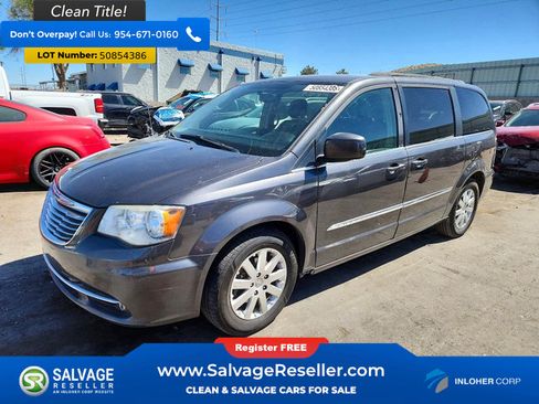 Used 2016 Chrysler Town & Country Touring FWD image 1