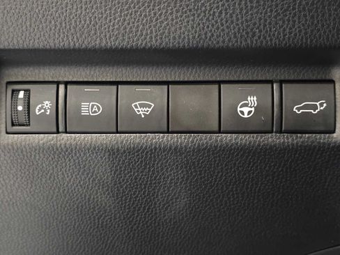 Used 2020 Toyota RAV4 XSE AWD/4WD image 18