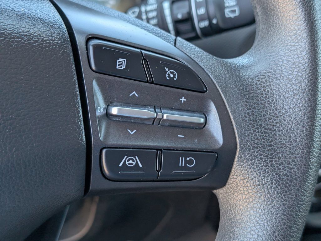 Used 2022 Hyundai Kona SEL FWD image 19