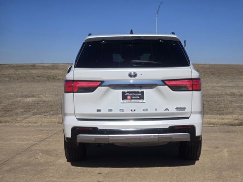 Used 2023 Toyota Sequoia Limited image 8