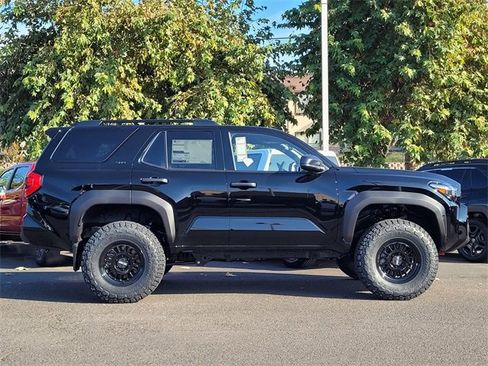 New 2025 Toyota 4Runner SR5 image 4